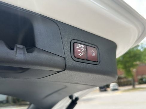 Certified 2025 Mercedes-Benz GLB 250 image 21