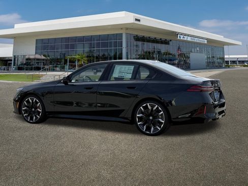 New 2026 BMW 550e xDrive w/ M Sport Professional Package image 8