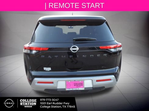 Certified 2023 Nissan Pathfinder SL w/ Lighting Package (N92) image 5