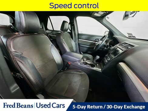 Certified 2018 Ford Explorer XLT w/ Equipment Group 202A image 35