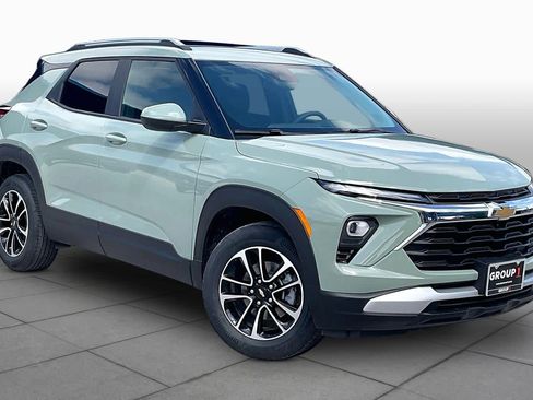 New 2026 Chevrolet TrailBlazer LT w/ Driver Confidence Package FWD image 2