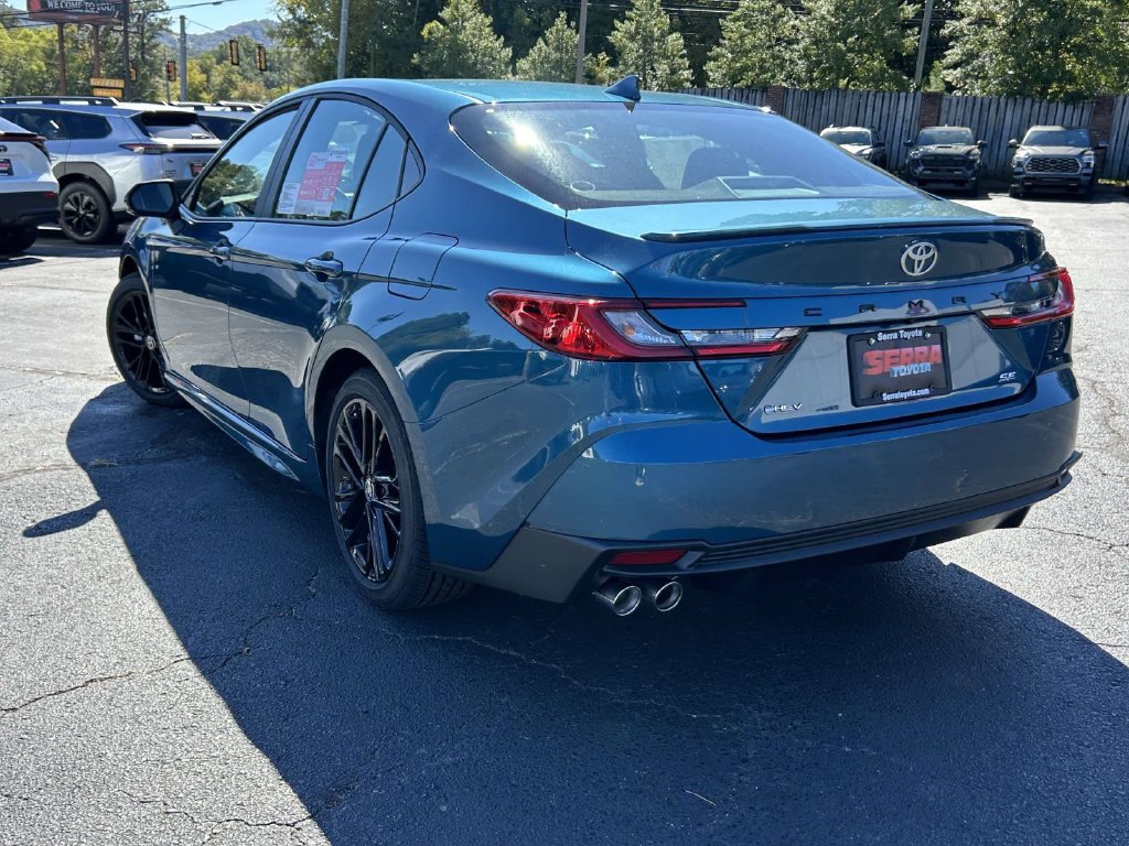 New 2026 Toyota Camry Hybrid FWD image 5