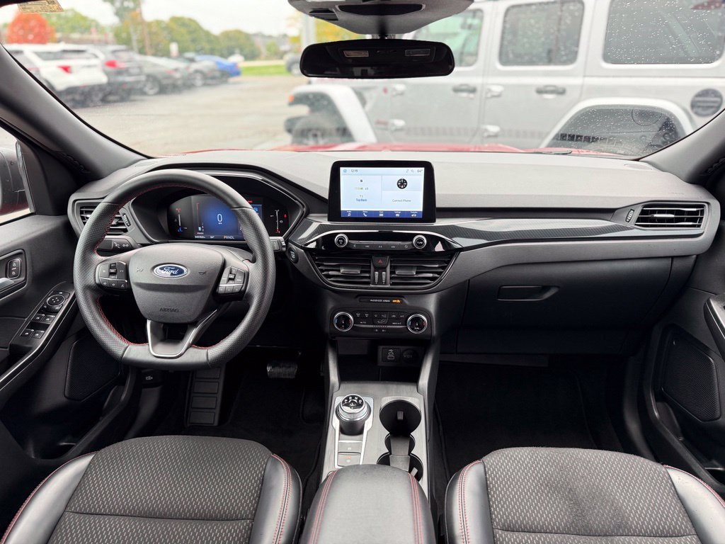 Used 2025 Ford Escape ST-Line AWD/4WD image 2