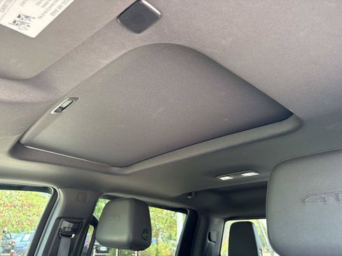 Used 2023 GMC Sierra 1500 AT4 w/ AT4 Premium Package AWD/4WD image 16