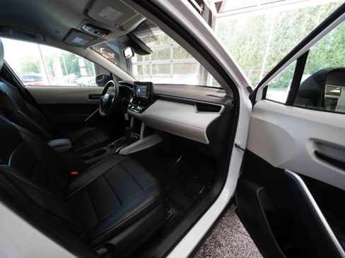 Used 2022 Toyota Corolla Cross L AWD/4WD image 26