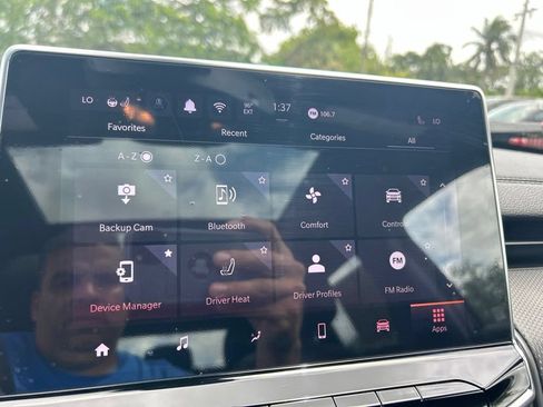 Certified 2025 Jeep Compass Latitude w/ Sun & Sound Group AWD/4WD image 36