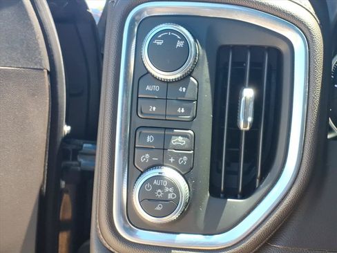 Used 2019 GMC Sierra 1500 SLT w/ SLT Premium Package AWD/4WD image 17