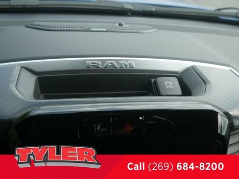 New 2026 RAM 1500 Big Horn AWD/4WD image 32