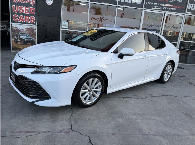 Used 2019 Toyota Camry LE FWD image 9