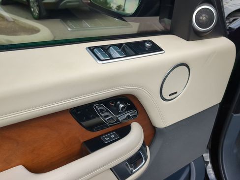 Used 2021 Land Rover Range Rover Autobiography image 11