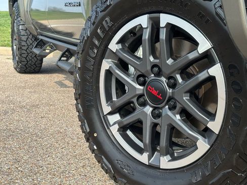 Used 2026 Toyota Tacoma TRD Sport image 2