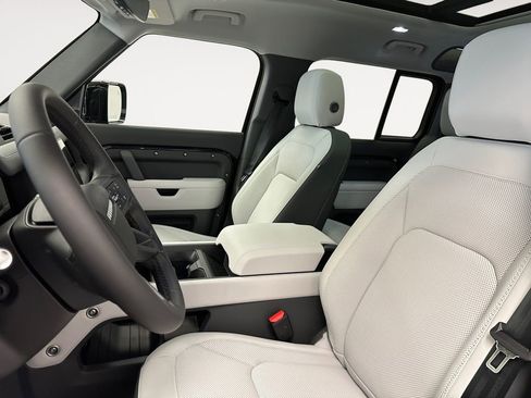 New 2026 Land Rover Defender 110 S AWD/4WD image 9