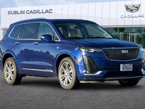 Certified 2025 Cadillac XT6 Premium Luxury image 2