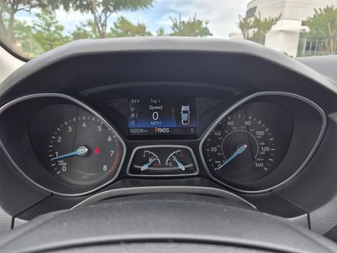Used 2016 Ford Focus SE w/ SE Sport Package FWD image 25