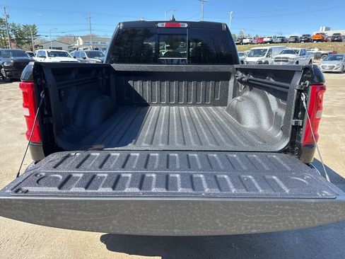 New 2026 RAM 1500 4x4 Crew Cab image 26