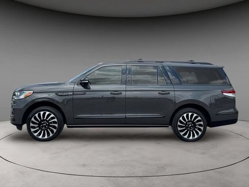 Used 2023 Lincoln Navigator L Black Label AWD/4WD image 8