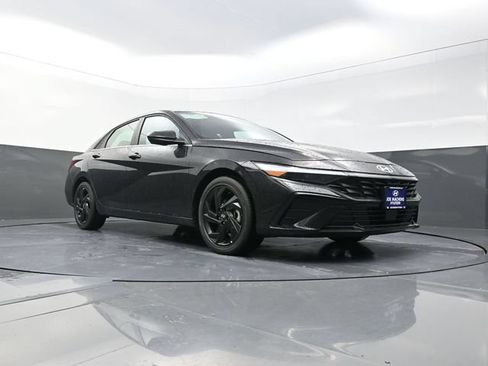 New 2026 Hyundai Elantra SEL Sport Premium FWD image 30