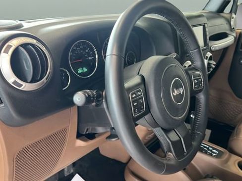 Used 2018 Jeep Wrangler Unlimited Sahara w/ Max Tow Package AWD/4WD image 12