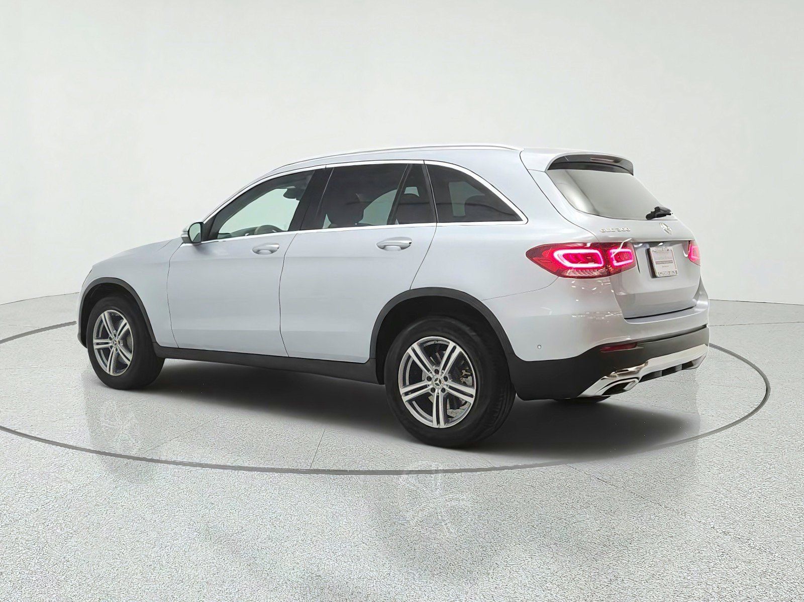 Used 2022 Mercedes-Benz GLC 300 w/ Premium Package Lite image 7