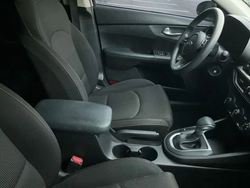 Used 2020 Kia Forte Sedan FWD image 4