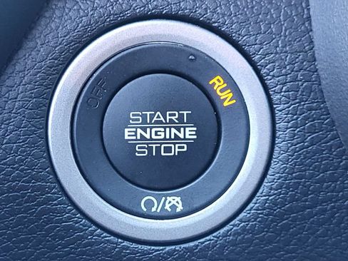 Used 2025 RAM 2500 Big Horn AWD/4WD image 24