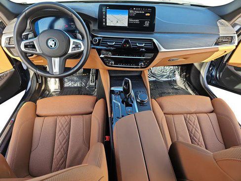 Certified 2023 BMW 530e w/ M Sport Package image 9