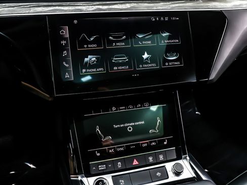 Used 2022 Audi e-tron Premium w/ Convenience Plus Package image 21