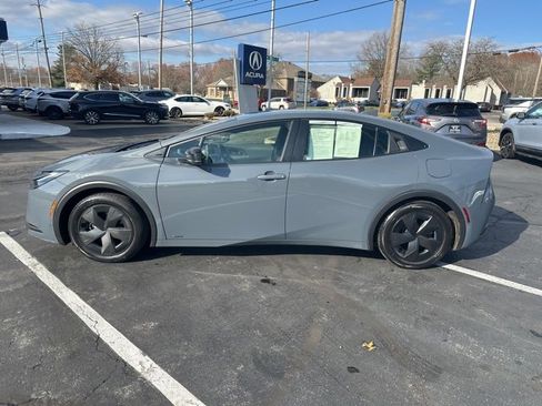 Used 2023 Toyota Prius LE image 5