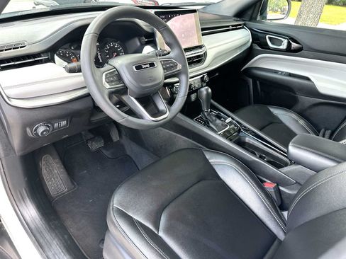 Used 2025 Jeep Compass Limited AWD/4WD image 18