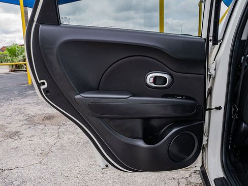 Used 2018 Kia Soul + FWD image 11