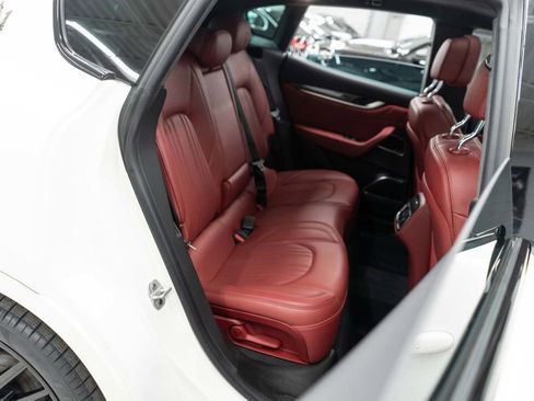 Used 2022 Maserati Levante GT AWD/4WD image 13