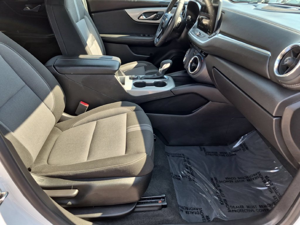 Used 2025 Chevrolet Blazer LT FWD image 30