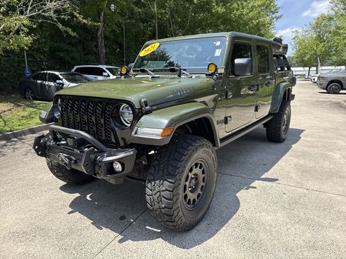 Used 2021 Jeep Gladiator Sport AWD/4WD image 3
