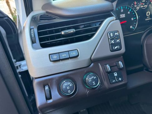 Used 2019 GMC Yukon XL Denali w/ Denali Ultimate Package image 17