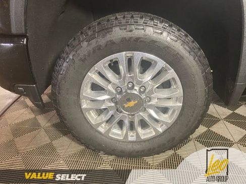 Used 2021 Chevrolet Silverado 3500 High Country w/ Z71 Off-Road Package AWD/4WD image 21