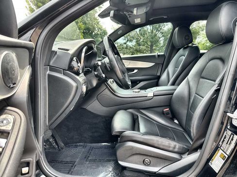 Used 2019 Mercedes-Benz GLC 350e 4MATIC image 2