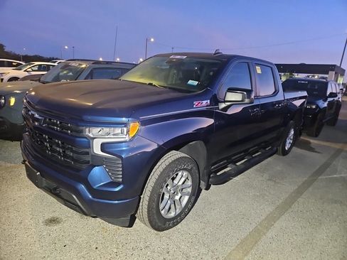 Used 2023 Chevrolet Silverado 1500 RST w/ Z71 Off-Road Package AWD/4WD image 12