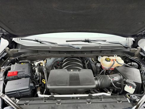 Used 2023 Chevrolet Suburban LT w/ Luxury Package image 24