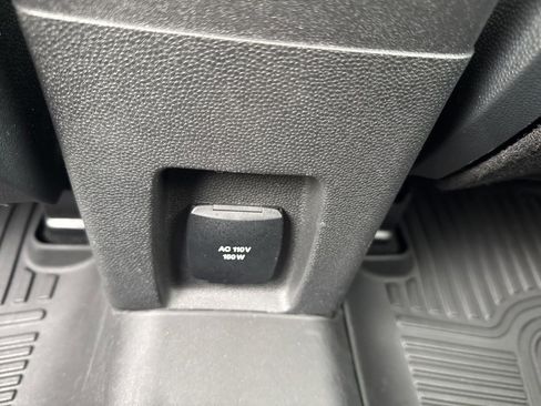 Used 2022 Ford EcoSport SE w/ SE Convenience Package image 11