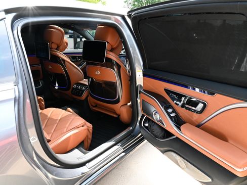 Used 2023 Mercedes-Benz Maybach S 680 4MATIC w/ Manufaktur Leather Package image 54
