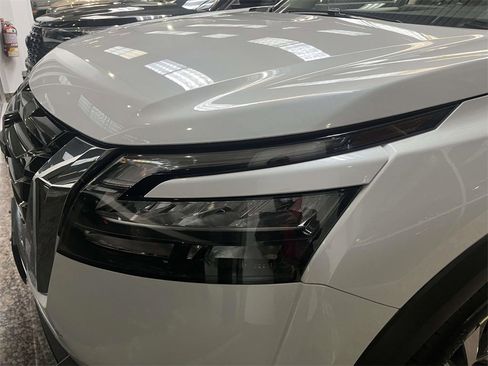 Certified 2025 Nissan Pathfinder SL w/ Cargo Package image 8