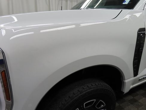 Used 2025 Ford F250 Platinum w/ FX4 Off-Road Package image 54