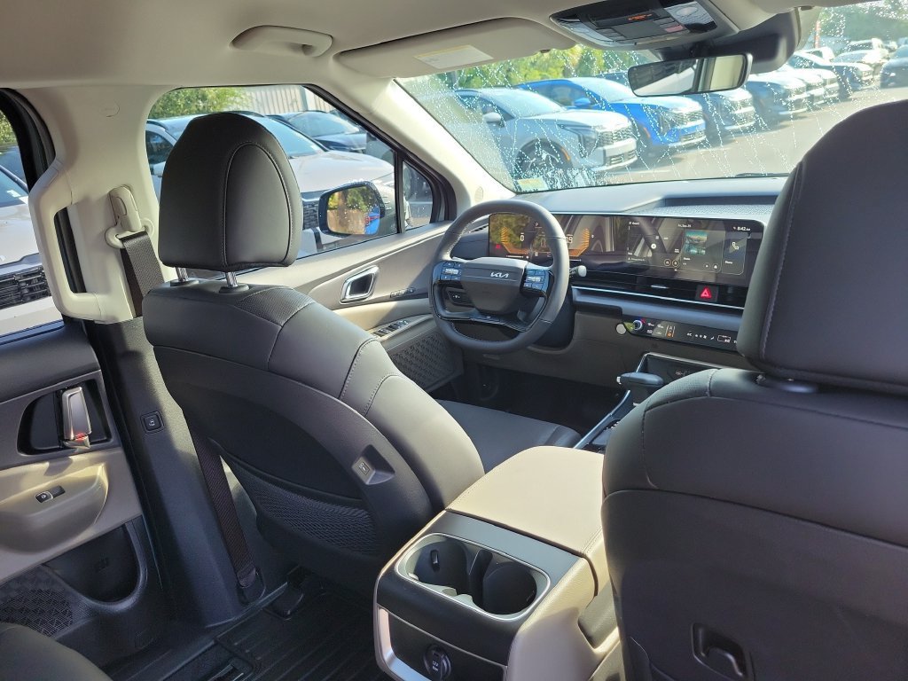 New 2027 Kia Carnival EX FWD image 13