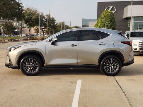 Used 2025 Lexus NX 250 FWD w/ Towing Package (2000 Lbs) image 4