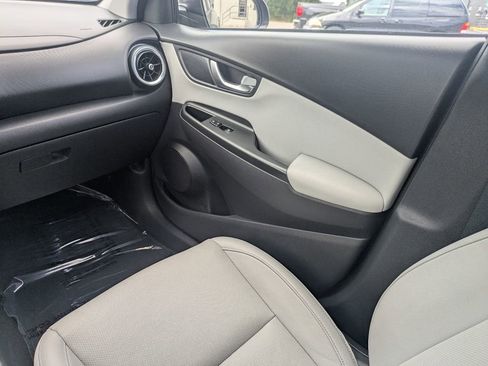 Used 2022 Hyundai Kona Limited FWD image 17
