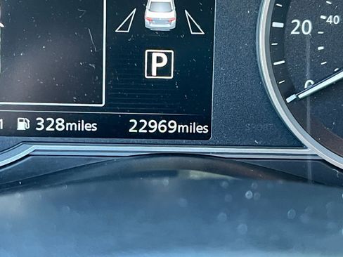 Used 2025 Nissan Versa SV image 36