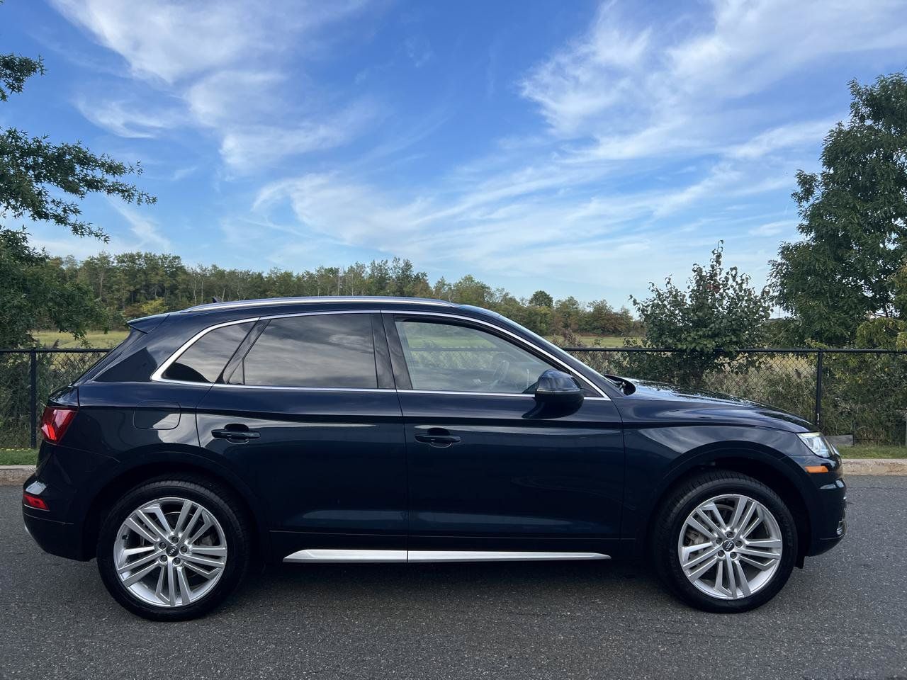 Used 2018 Audi Q5 2.0T Premium Plus w/ Premium Plus Package AWD/4WD image 3