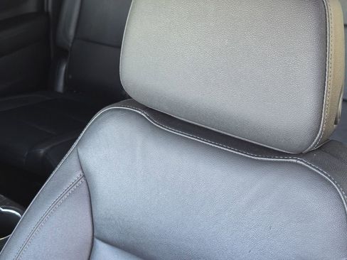 Used 2023 Chevrolet Suburban LT image 10