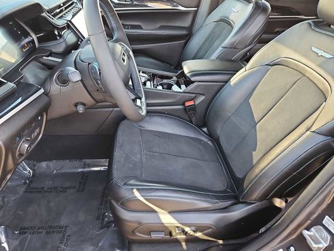 Used 2022 Jeep Grand Cherokee Trailhawk w/ Luxury Tech Group III image 17