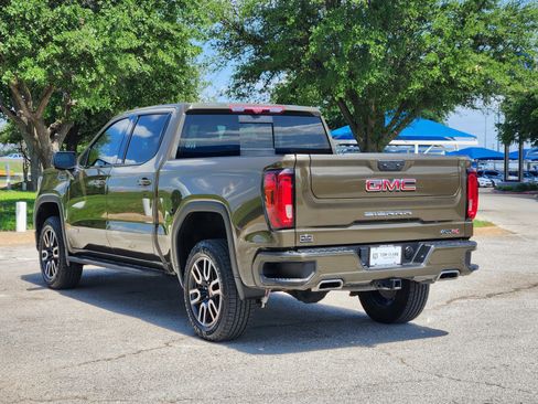 Used 2024 GMC Sierra 1500 AT4 w/ Technology Package AWD/4WD image 4